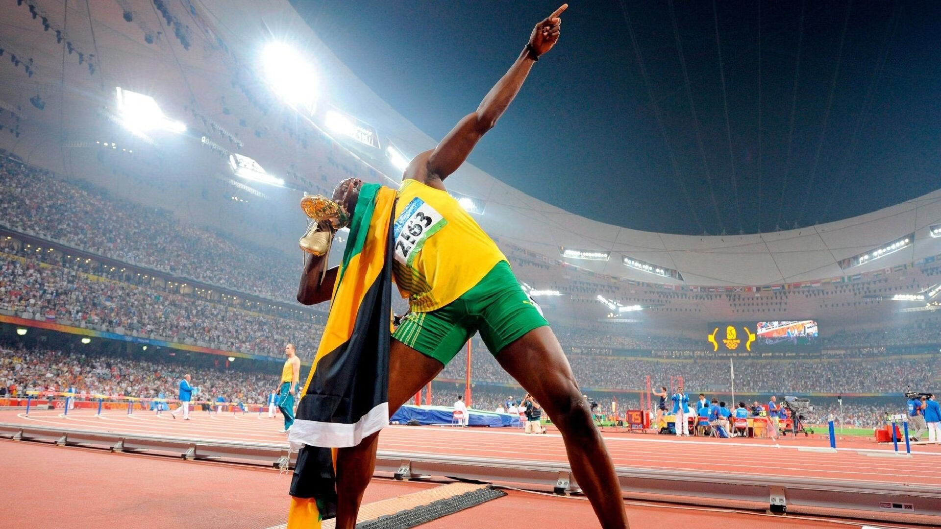 “武汉马拉松赛：赛道上的速度与激情”